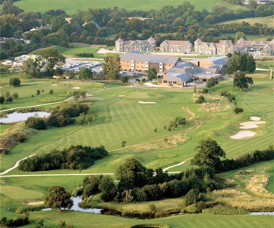 The Wiltshire Hotel, Golf And Leisure Resort Swindon Buitenkant foto